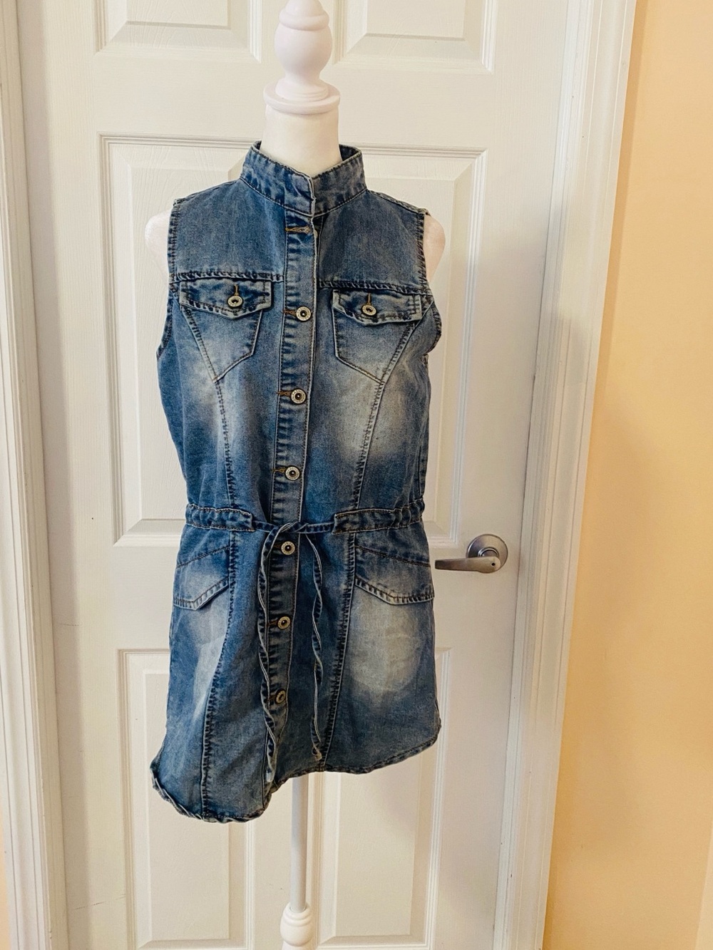 Sleeveless Denim utility vest size m
